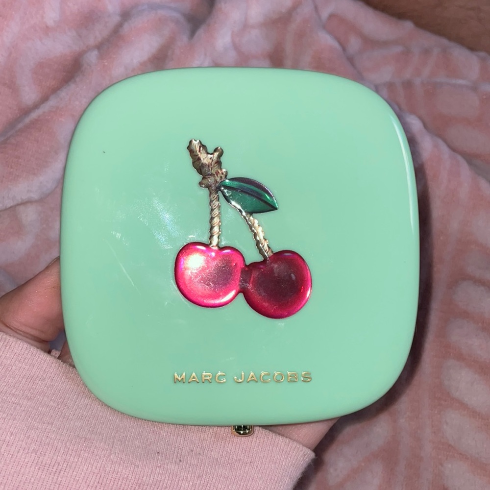 Marc jacobs O!mega glaze all over foil luminizer